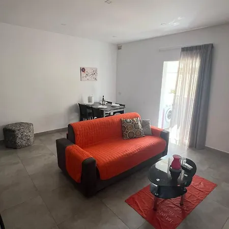 Cosy One Bedroom In - Petar *