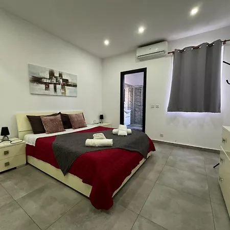 Cosy One Bedroom In - Petar *