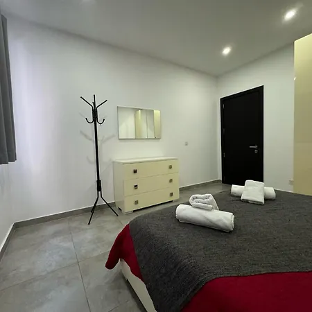 Cosy One Bedroom In - Petar Apartment